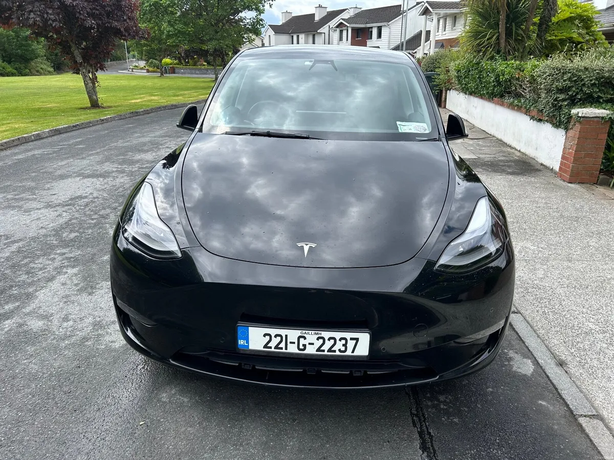 Tesla Model Y 2022 - Image 2