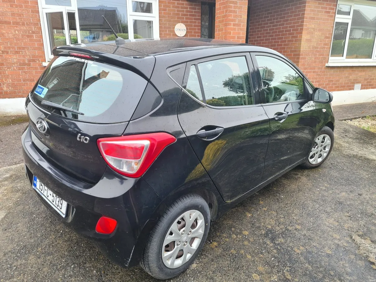 Hyundai i10 2015 VERY LOW KMs - Image 5