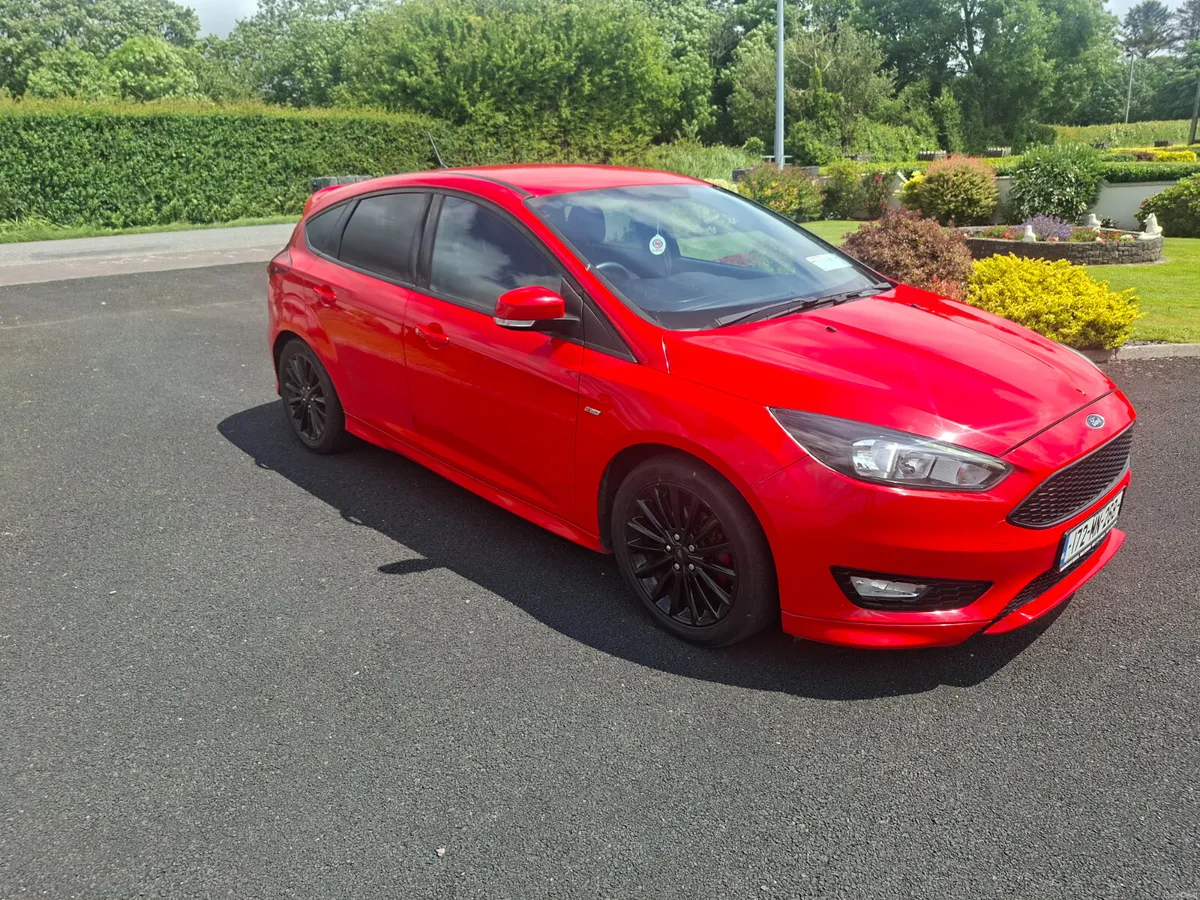 Ford Focus 2017 - Image 2