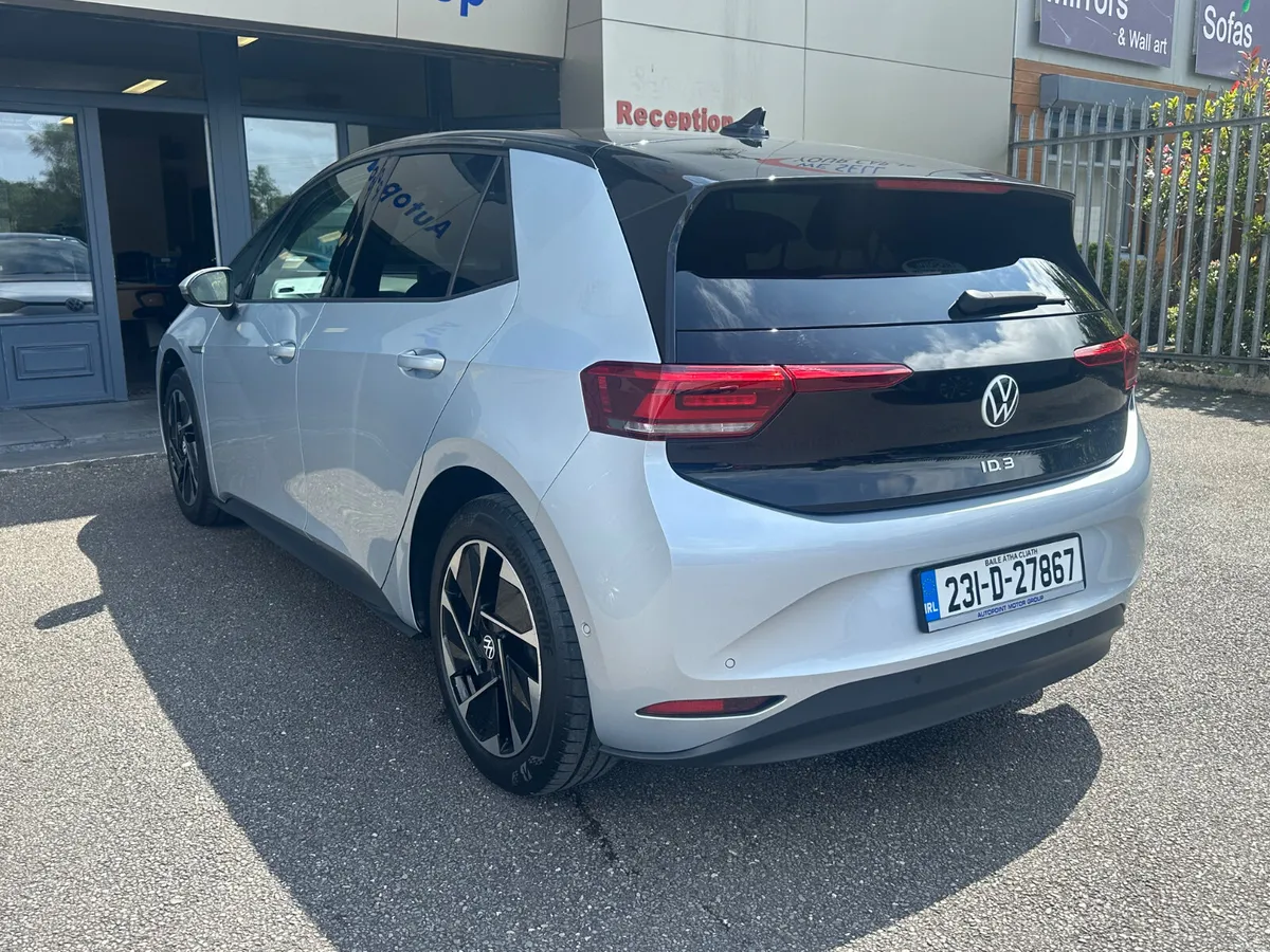 LIFE DX 58kWh (204BHP) - SAVE €2000 - Image 3