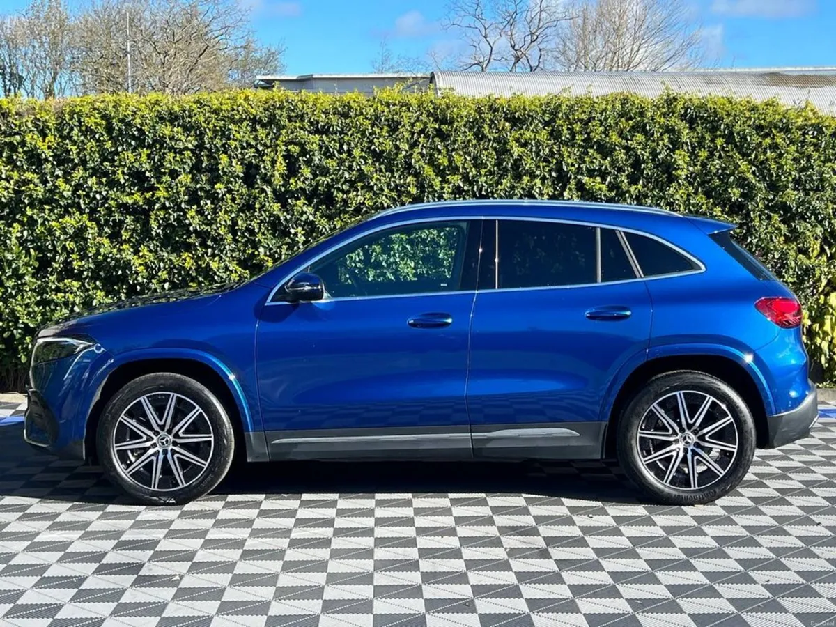 Mercedes-Benz EQA EQA250+ AMG-LINE EXECUTIVE ** TI - Image 3