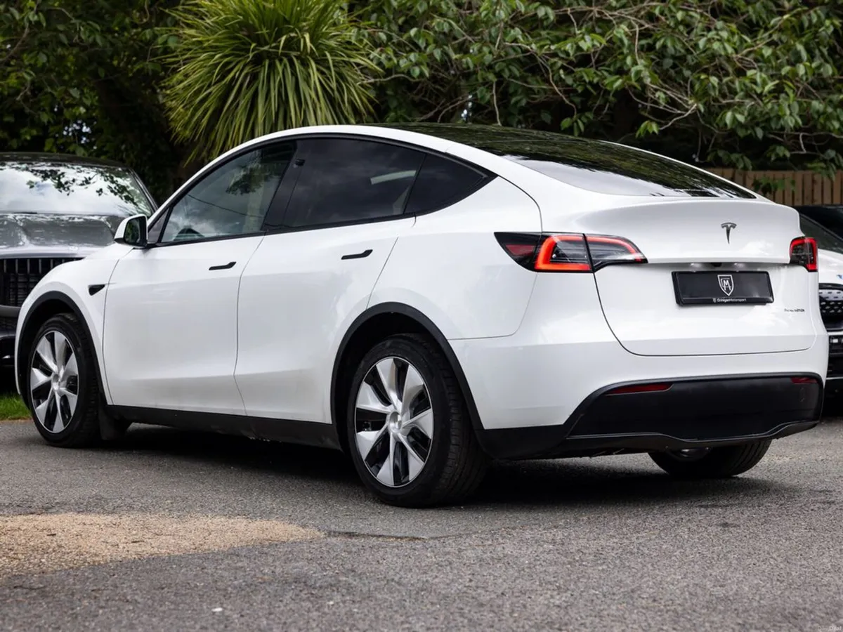 Tesla Model Y Long Range Dual Motor AWD - Image 2