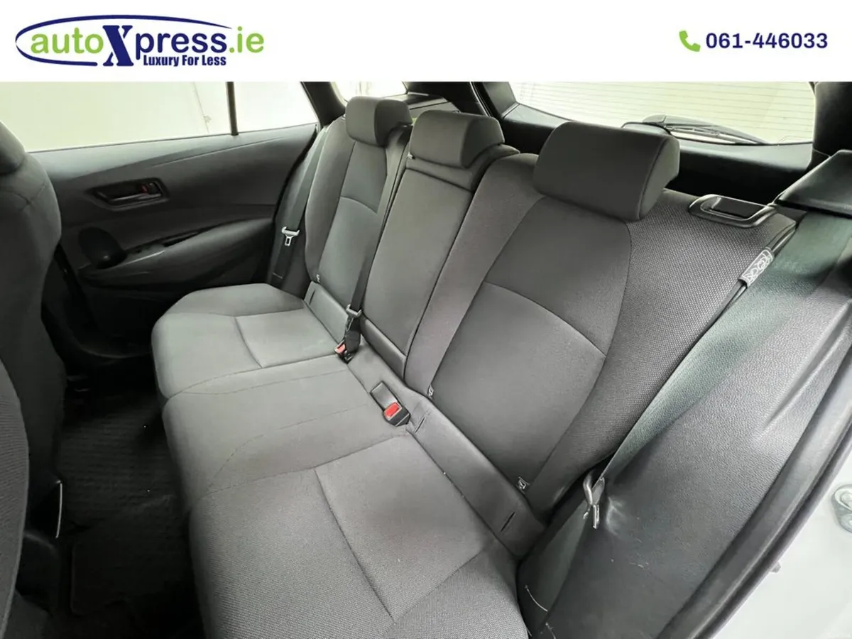 Toyota Corolla 1.8 HYBRID X, Reversing camera, Aut - Image 4