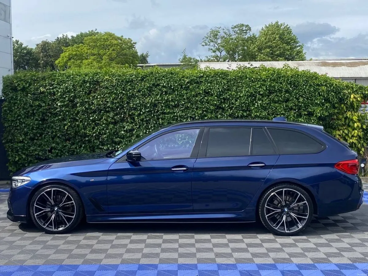 BMW 5-Series 523d TOURING M-SPORT COMPETITION 2.0 - Image 3