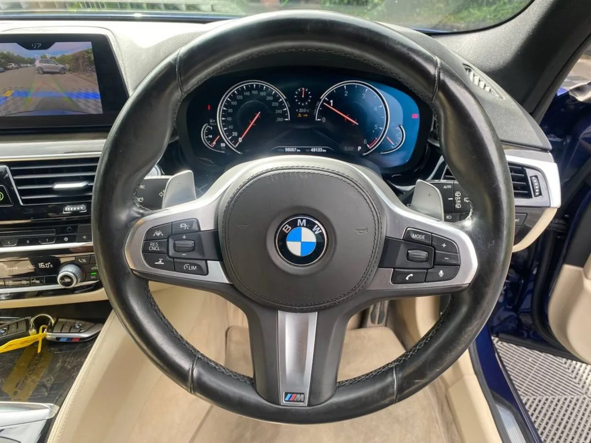 BMW 5-Series 523d TOURING M-SPORT COMPETITION 2.0 - Image 4