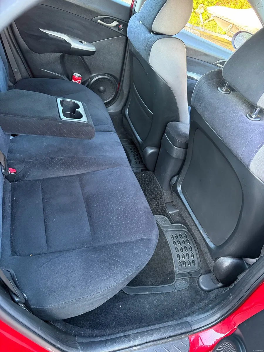 Honda civic - Image 4