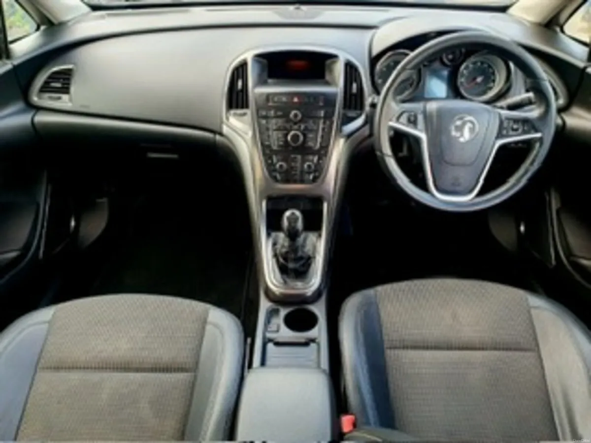 2012 Vauxhall Astra NCT + TAX - Image 4