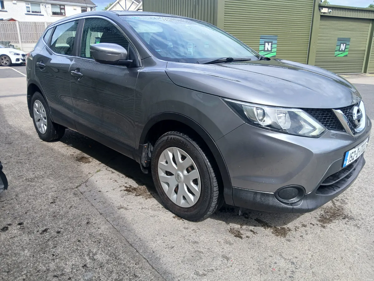 Nissan Qashqai 2015 1.5 diesel 1 family owned low - Image 3