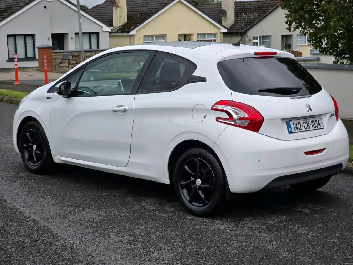 142 PEUGEOT 208 1.2 PETROL PANORAMIC - Image 3