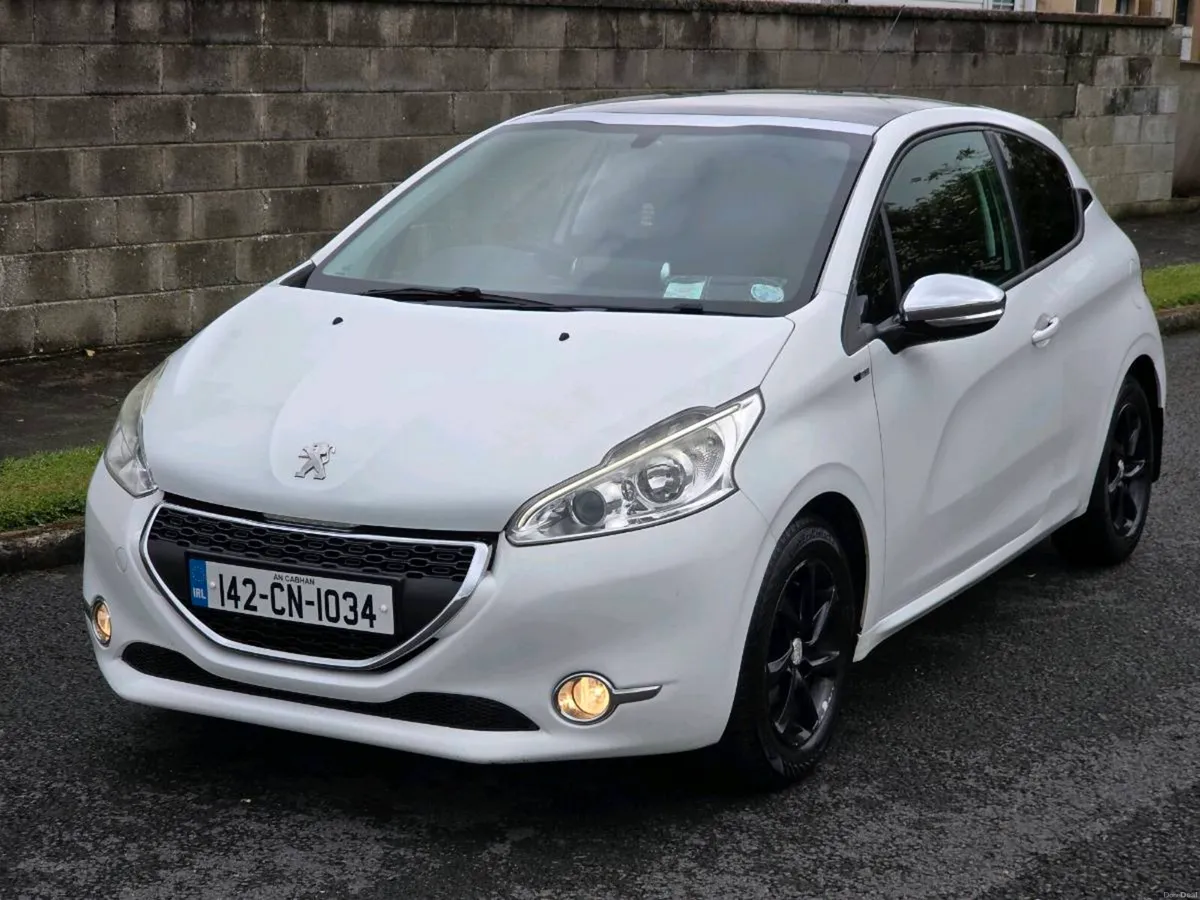 142 PEUGEOT 208 1.2 PETROL PANORAMIC - Image 2