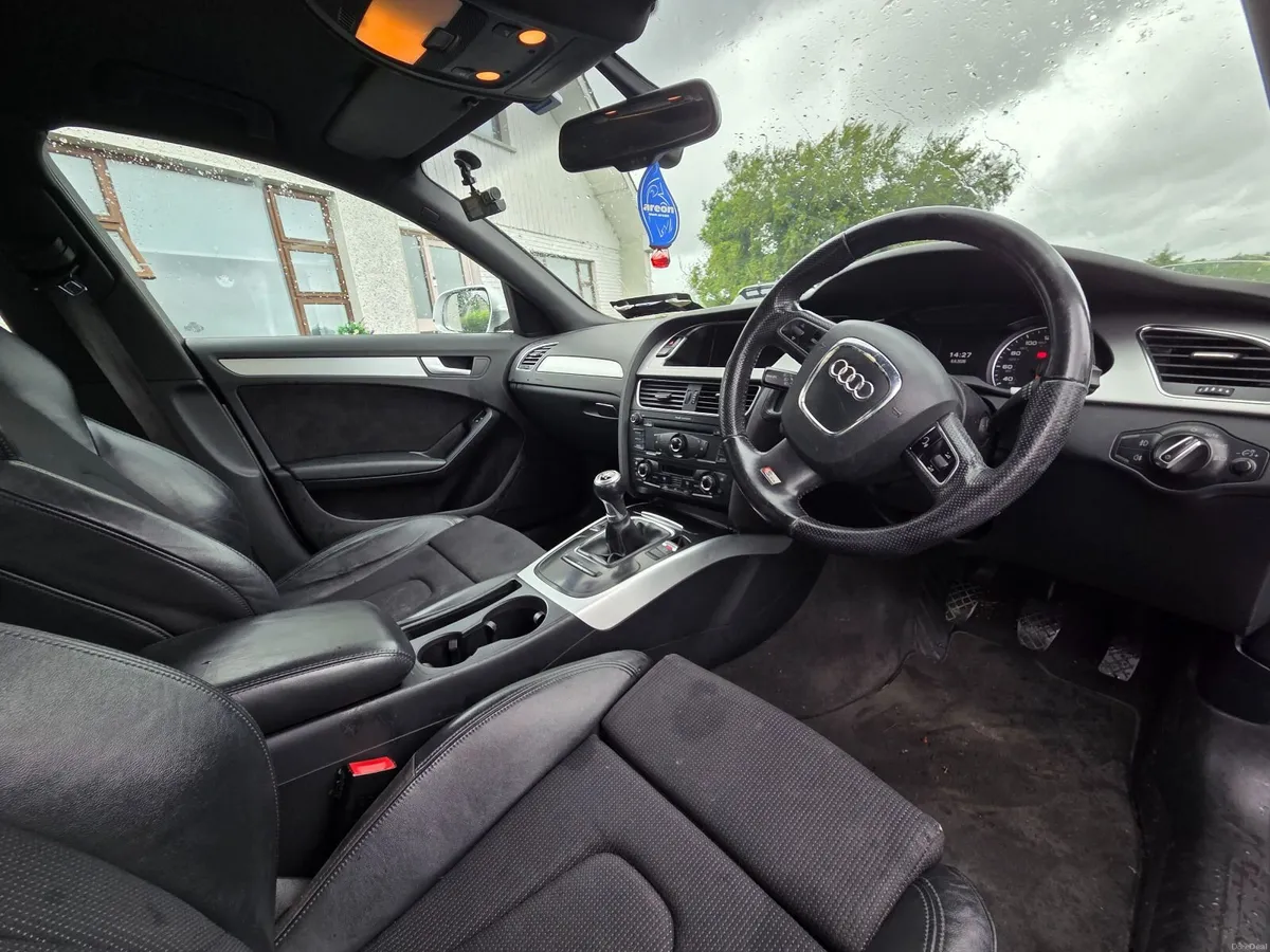 Audi A4 2011 - Image 2