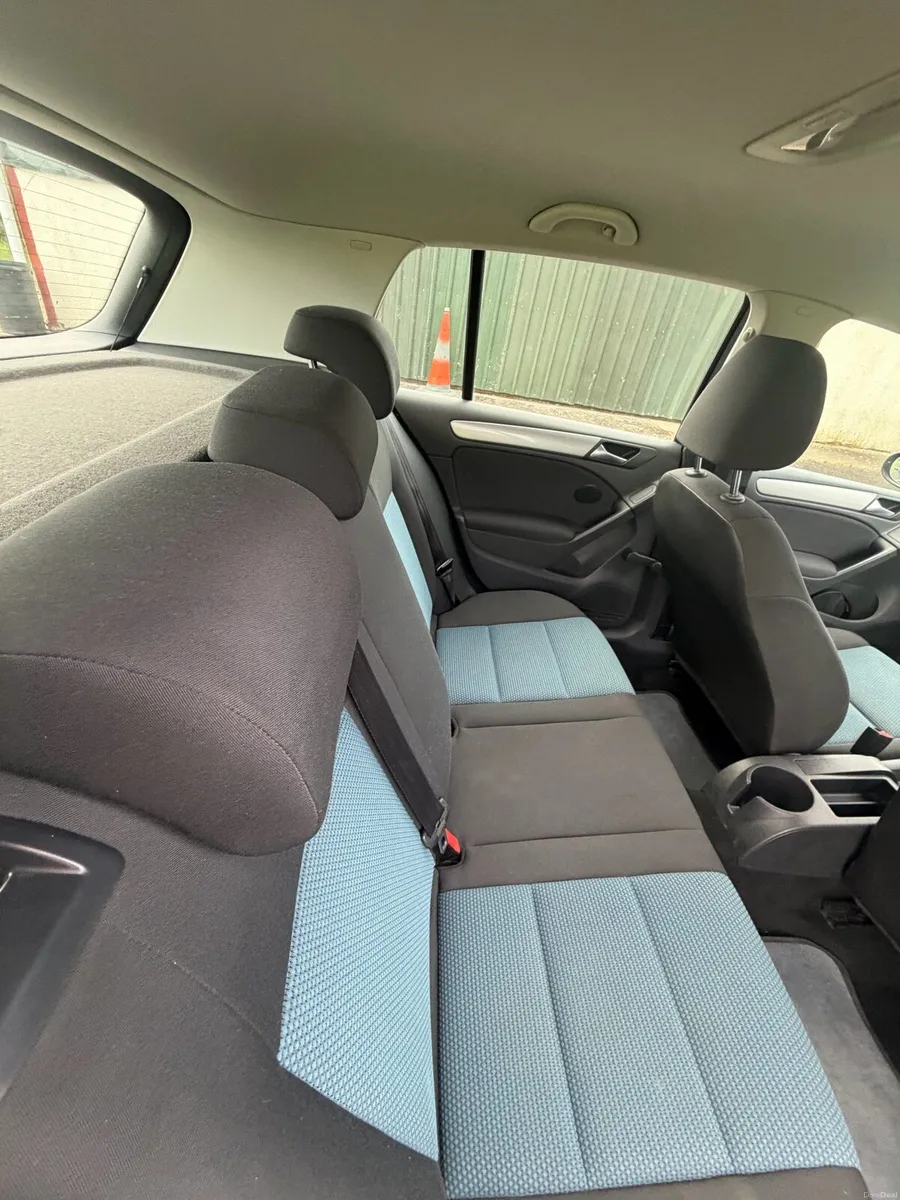 2012 Volkswagen Golf 1.6L Bluemotion - Image 4