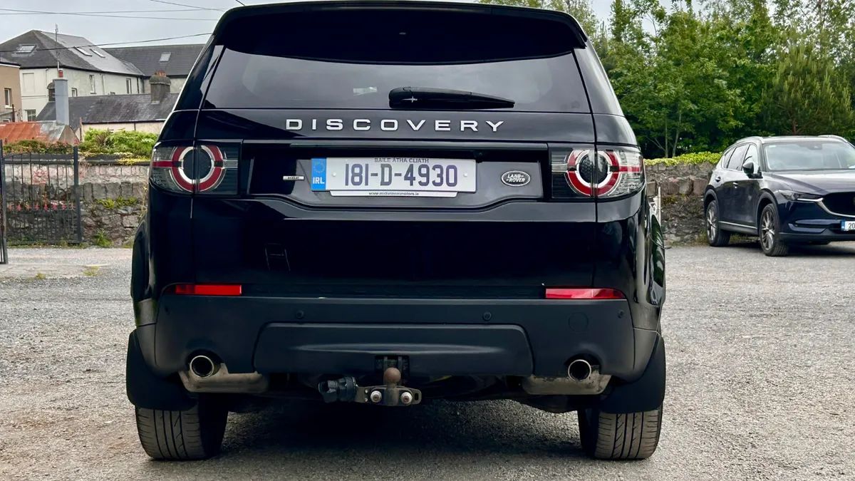Land Rover Discovery 2018 7 seater automatic - Image 5