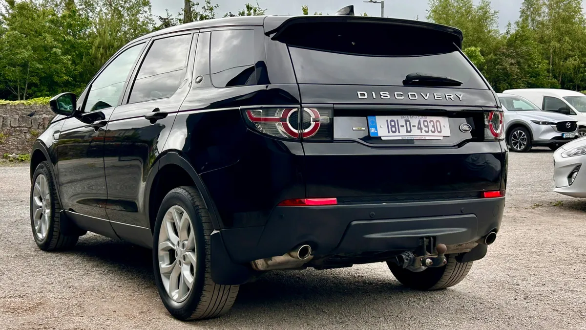 Land Rover Discovery 2018 7 seater automatic - Image 6
