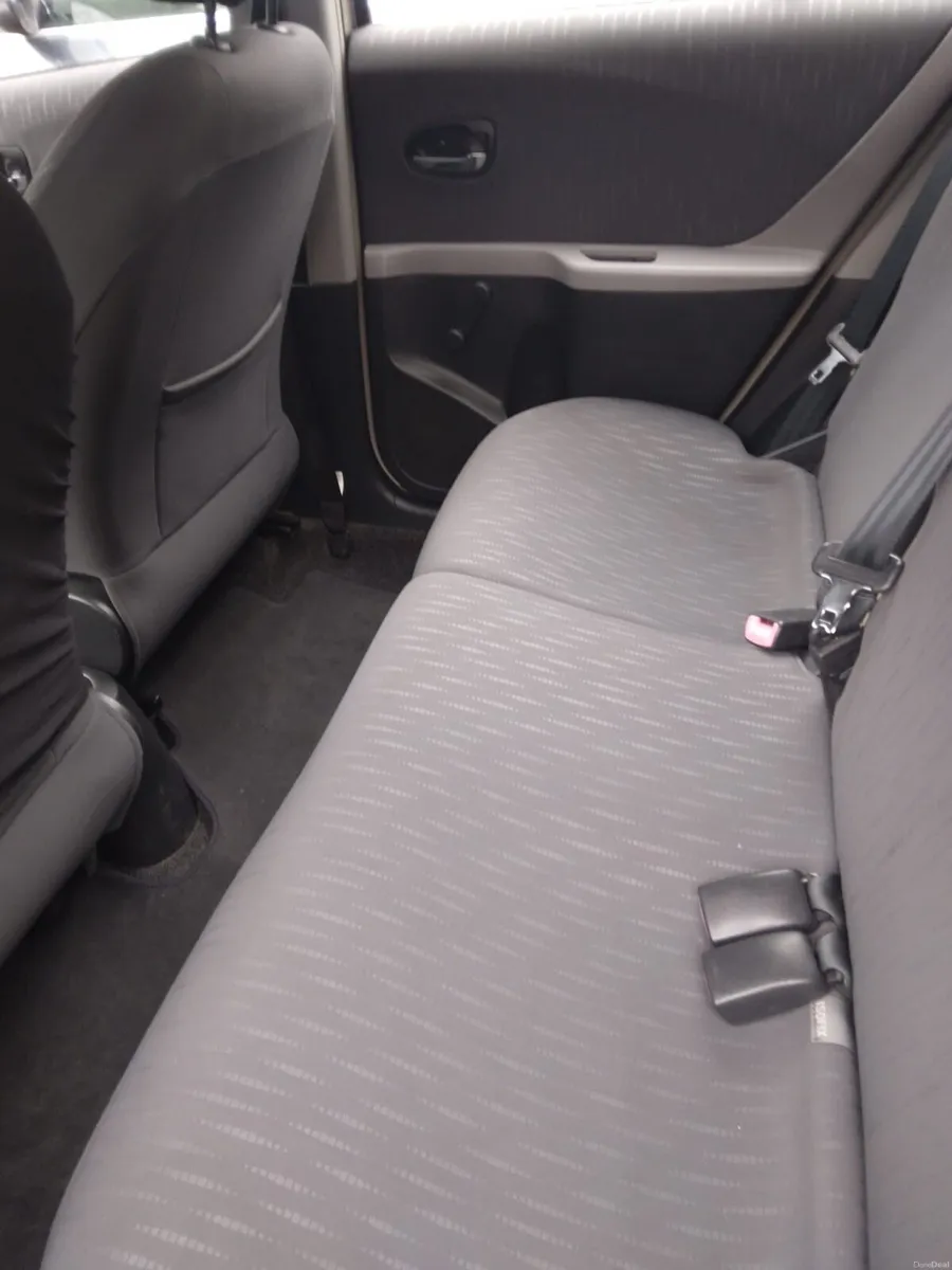 Toyota Yaris - Image 2