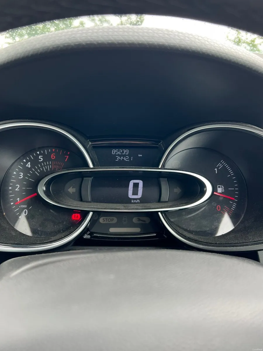 Renault Clio 2018 - Image 2