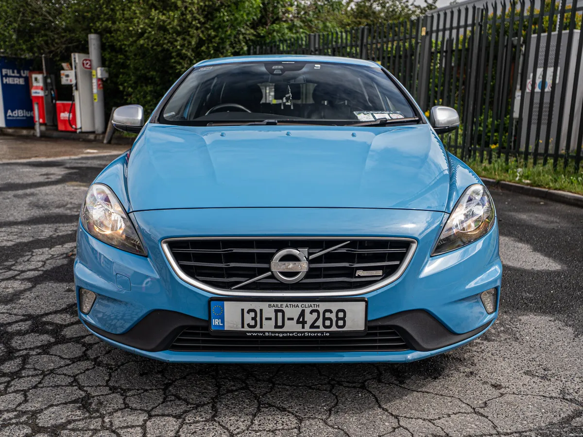 Volvo V40 2013 - Image 2