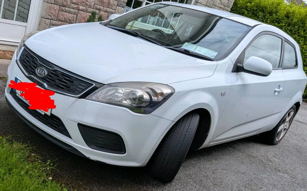 Kia Ceed 2012 - Image 1