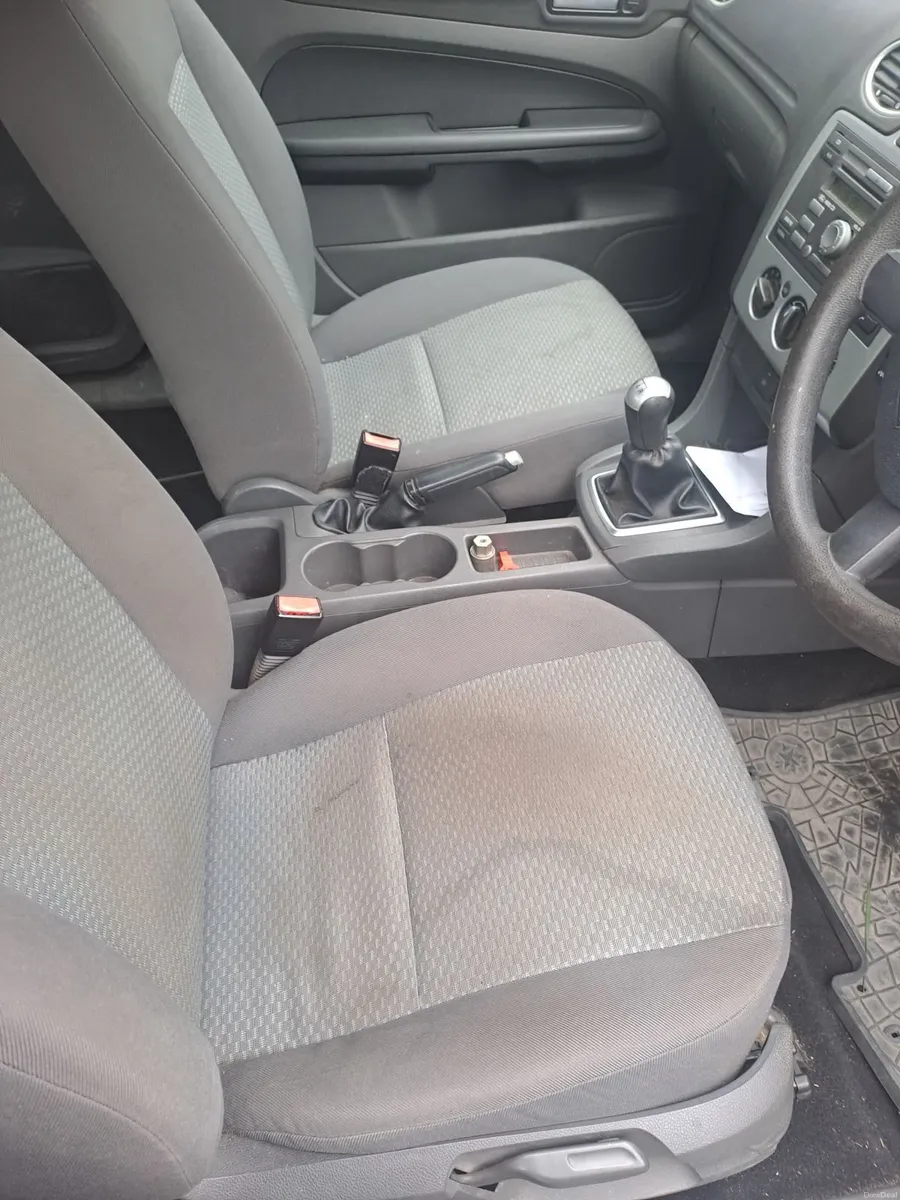Ford Focus 2006 - Image 2
