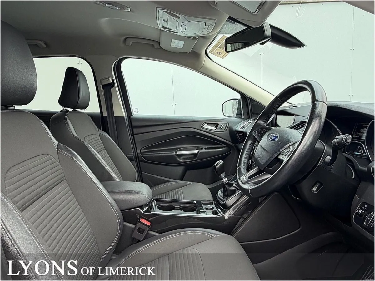 Ford Kuga 1.5TDCi 120PS FWD Titanium - Image 3