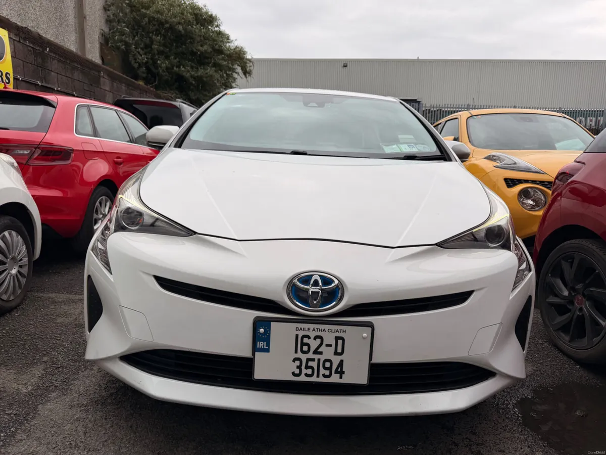 Toyota Prius 2016 with warranty - Image 4
