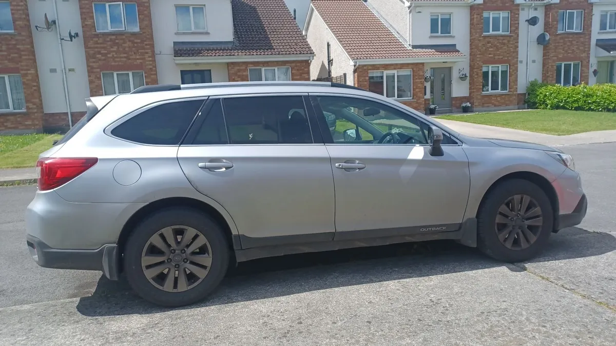Subaru Outback 2017 automatic AWD - Image 4