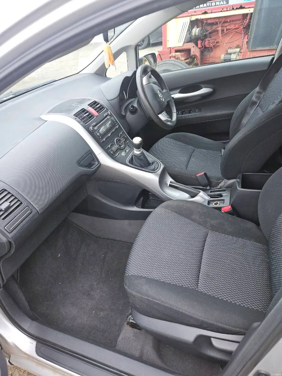 Toyota auris - Image 3