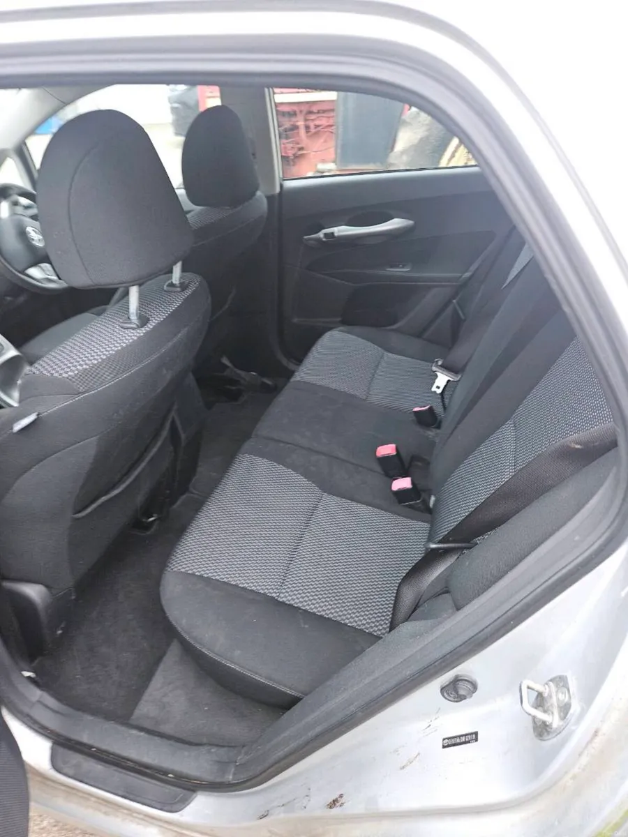 Toyota auris - Image 4