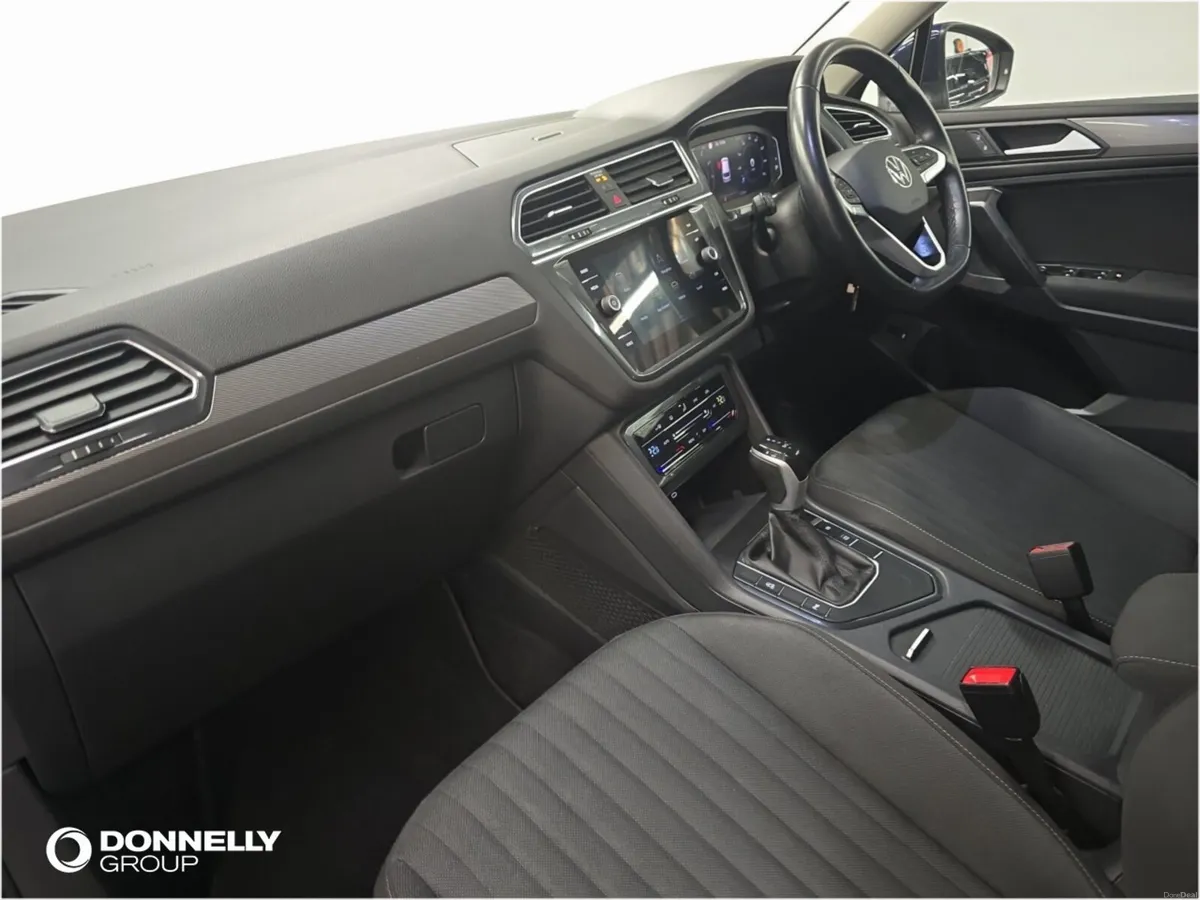 Volkswagen Tiguan Allspace Estate Life - Image 2