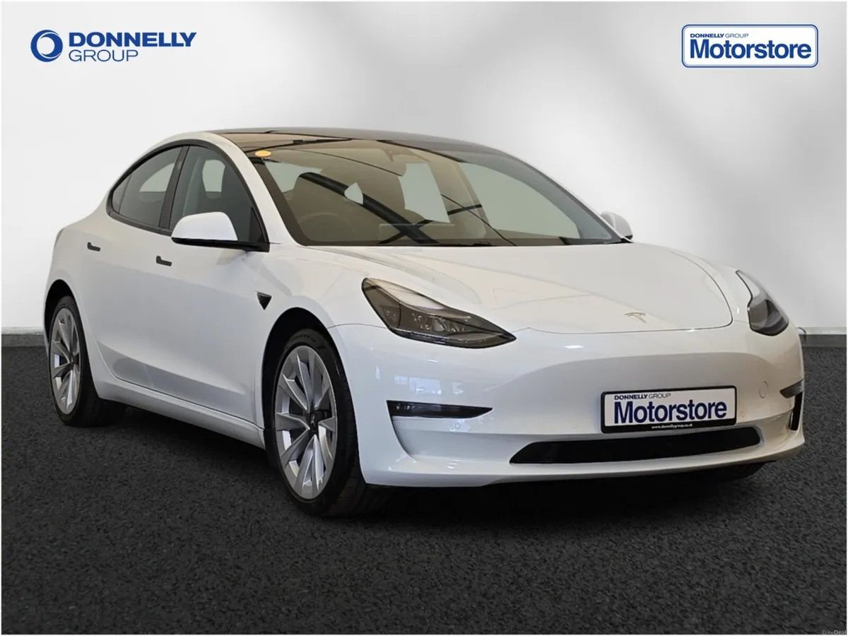 Tesla Model 3 Saloon Long Range - Image 1