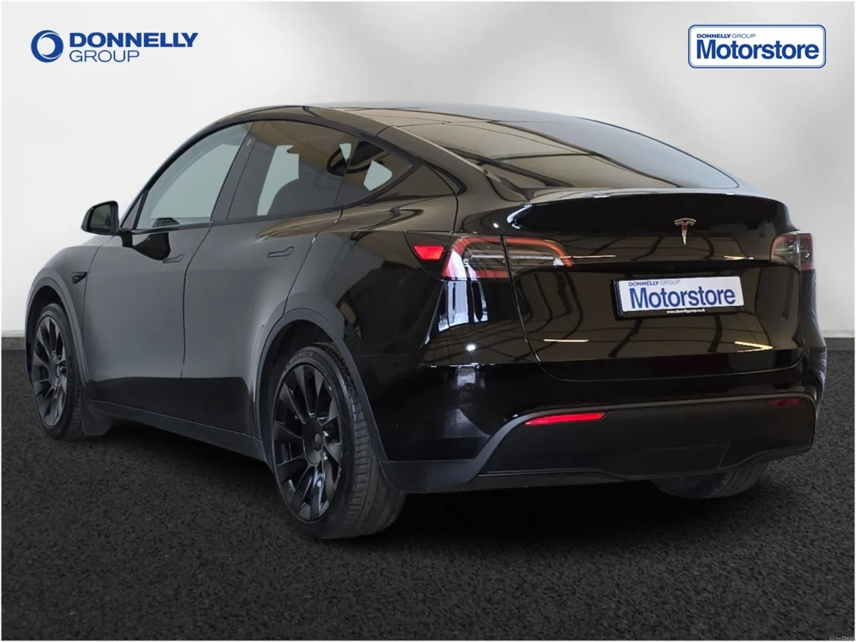 Tesla Model Y Hatchback - Image 2