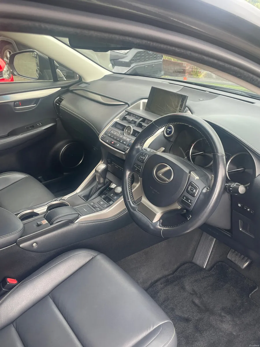 Lexus NX 300h - Image 1
