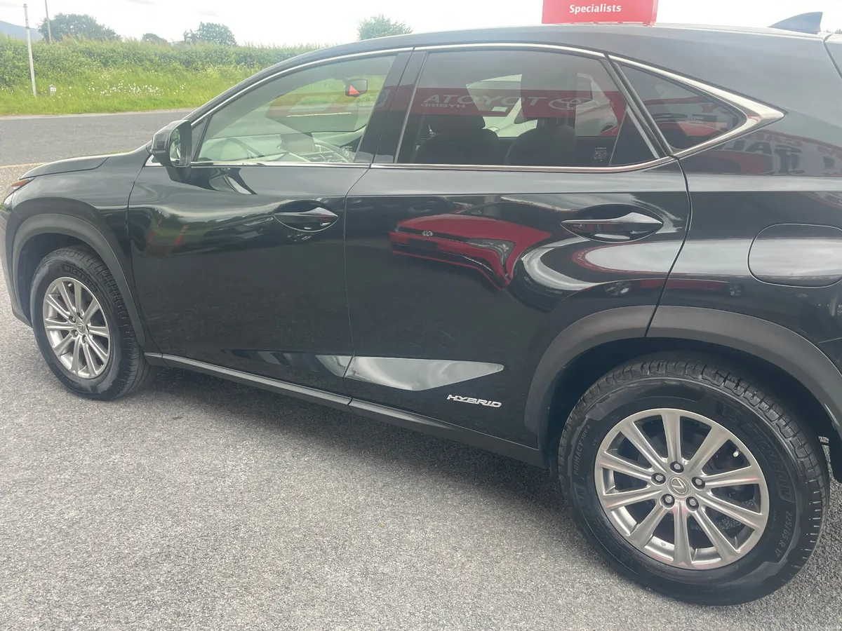 Lexus NX 300h - Image 4
