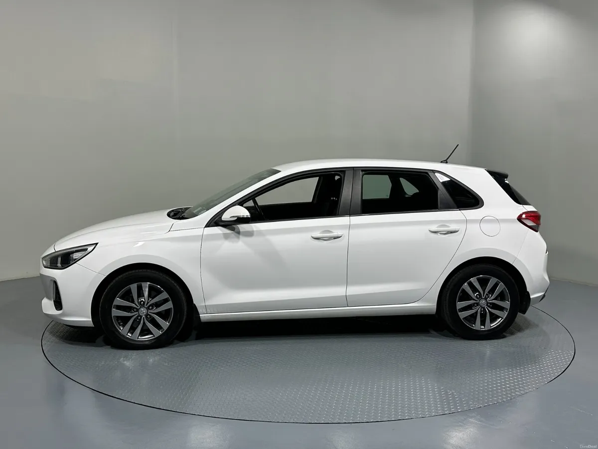 Hyundai i30 Deluxe 1.6 Crdi 172 - Image 4
