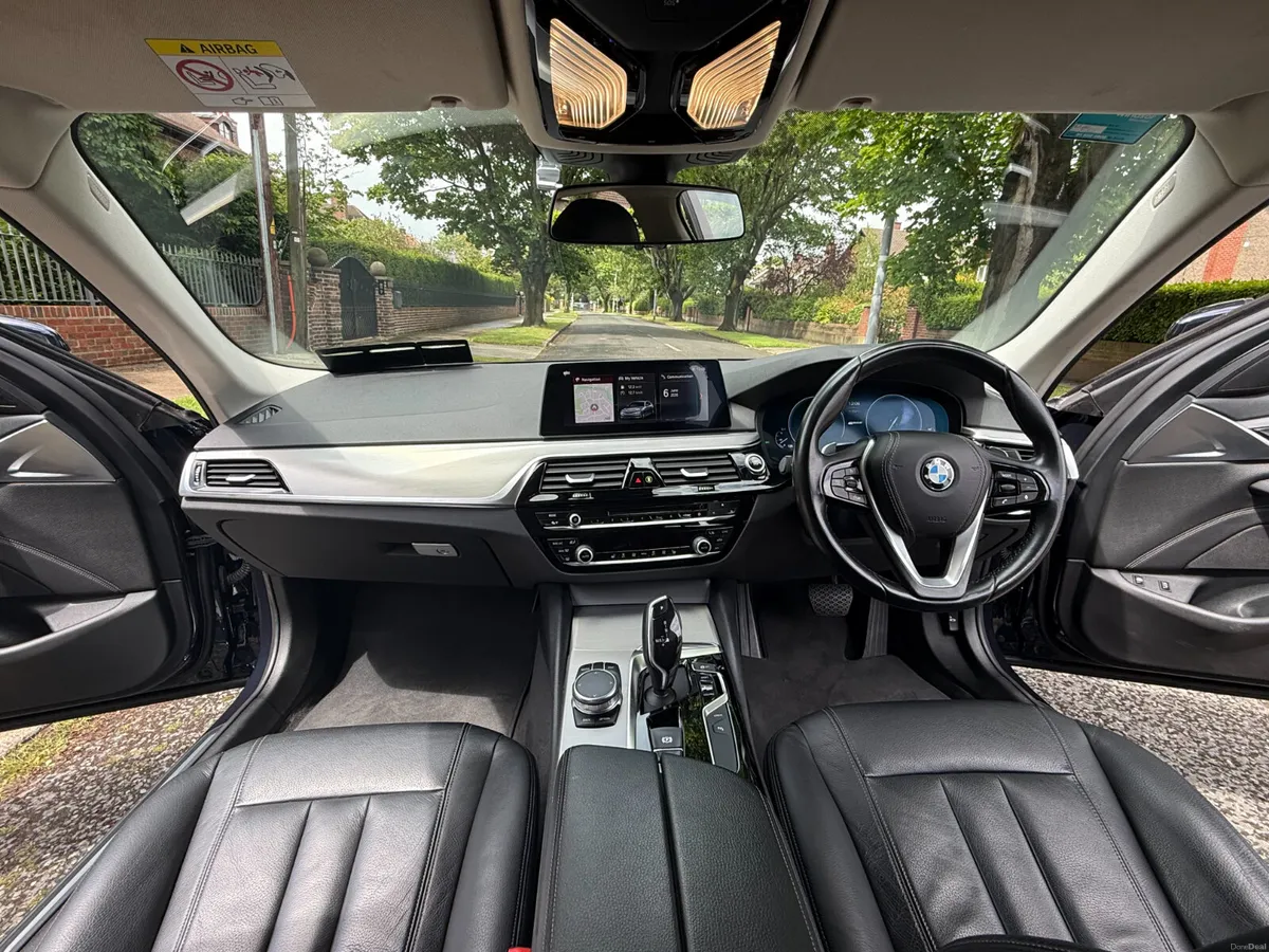 ✅  BMW 530e. 75km.  2-Year Warranty. Finance. - Image 4