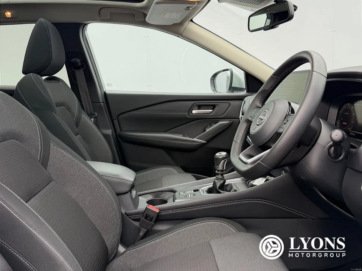 Nissan Qashqai SV 1.3 Petrol Mild Hybrid Manual - Image 3