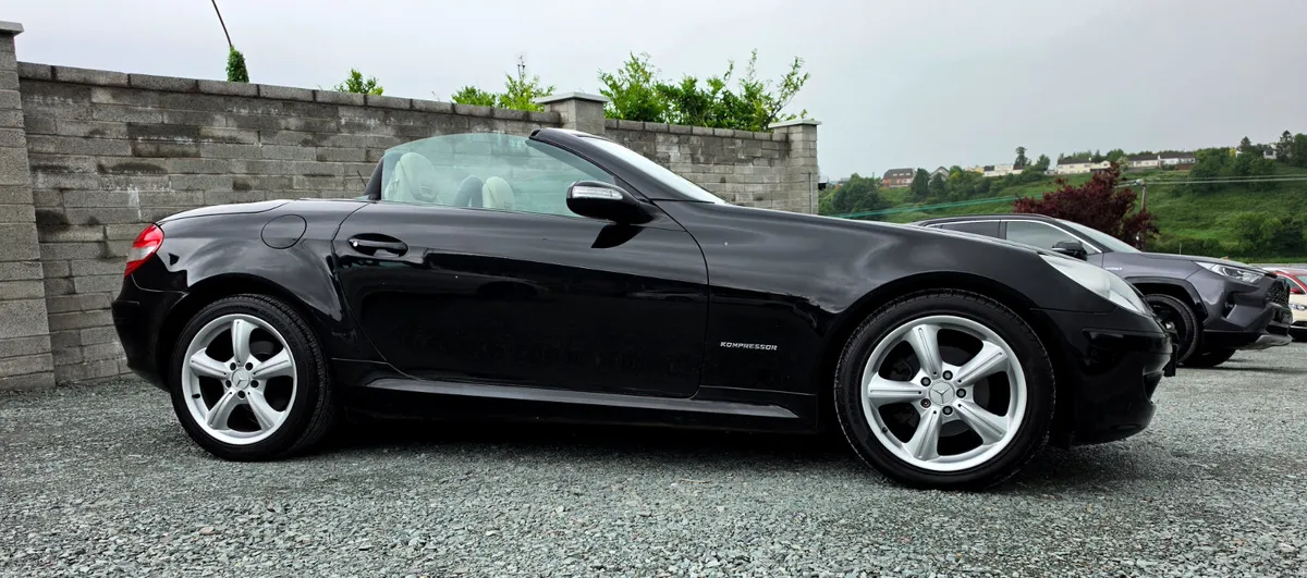🔥 2006 Mercedes-Benz SLK 200 AMG Convertible - Image 4
