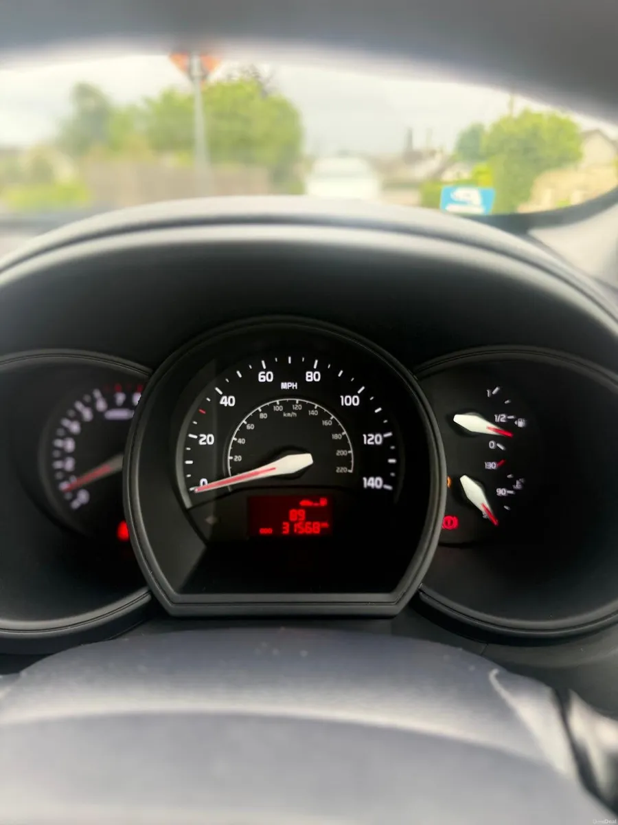 Car - Image 6