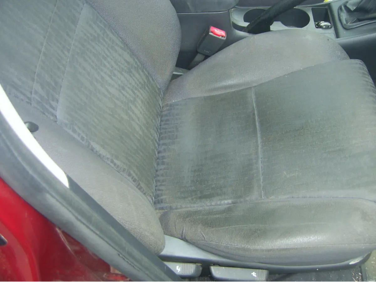 Toyota Corolla TERRA 4DR - Image 6