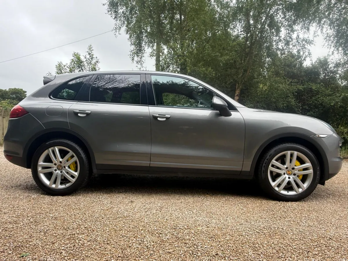 Porsche Cayenne 3.0 DIESEL 5 SEAT N1 - Image 3