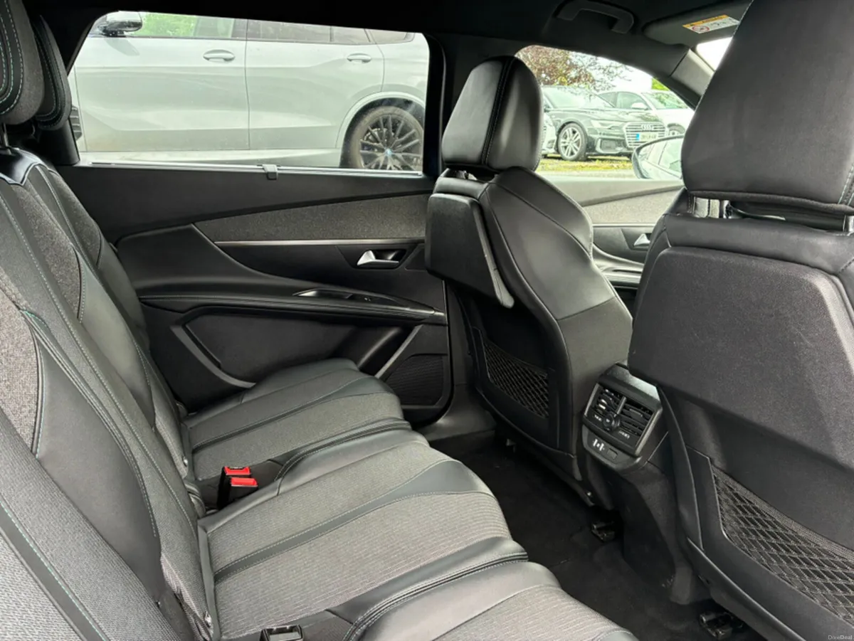 Peugeot 5008 FL ALLURE 1.5 BLUE HDI 130 BHP AUTO - Image 6