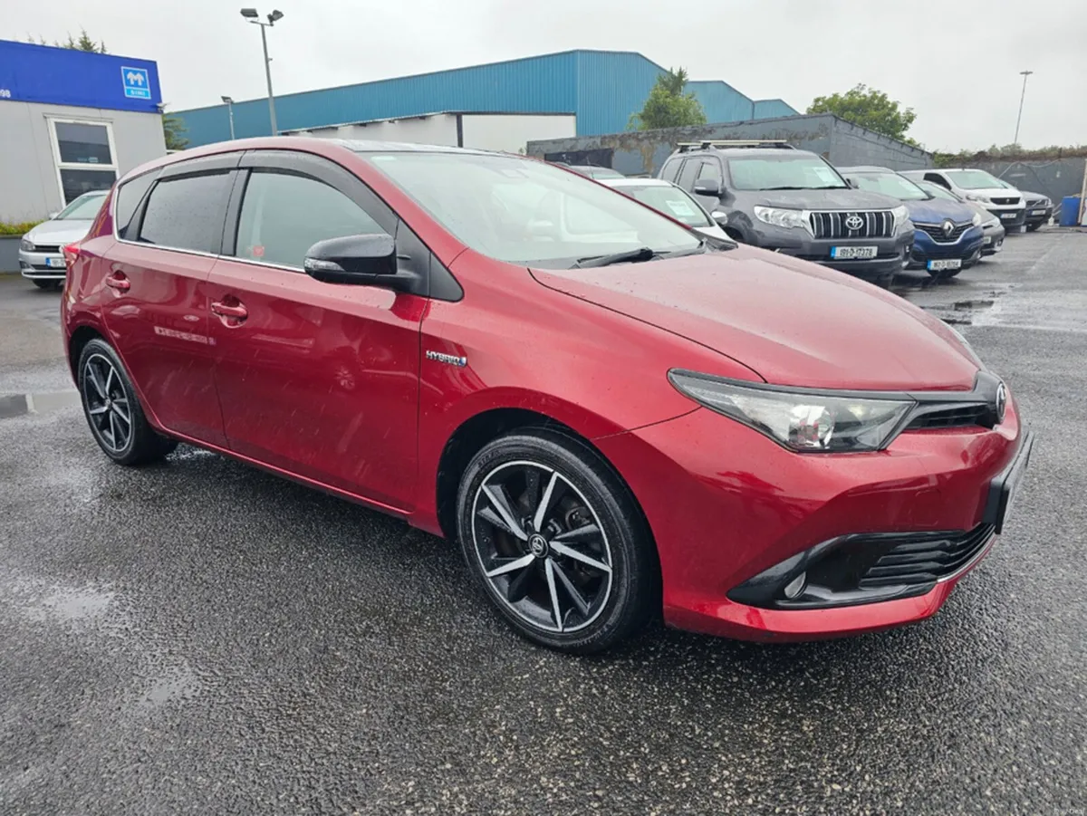 Toyota Auris HYBRID LUNA SPORT AUTO 4DR - Image 5