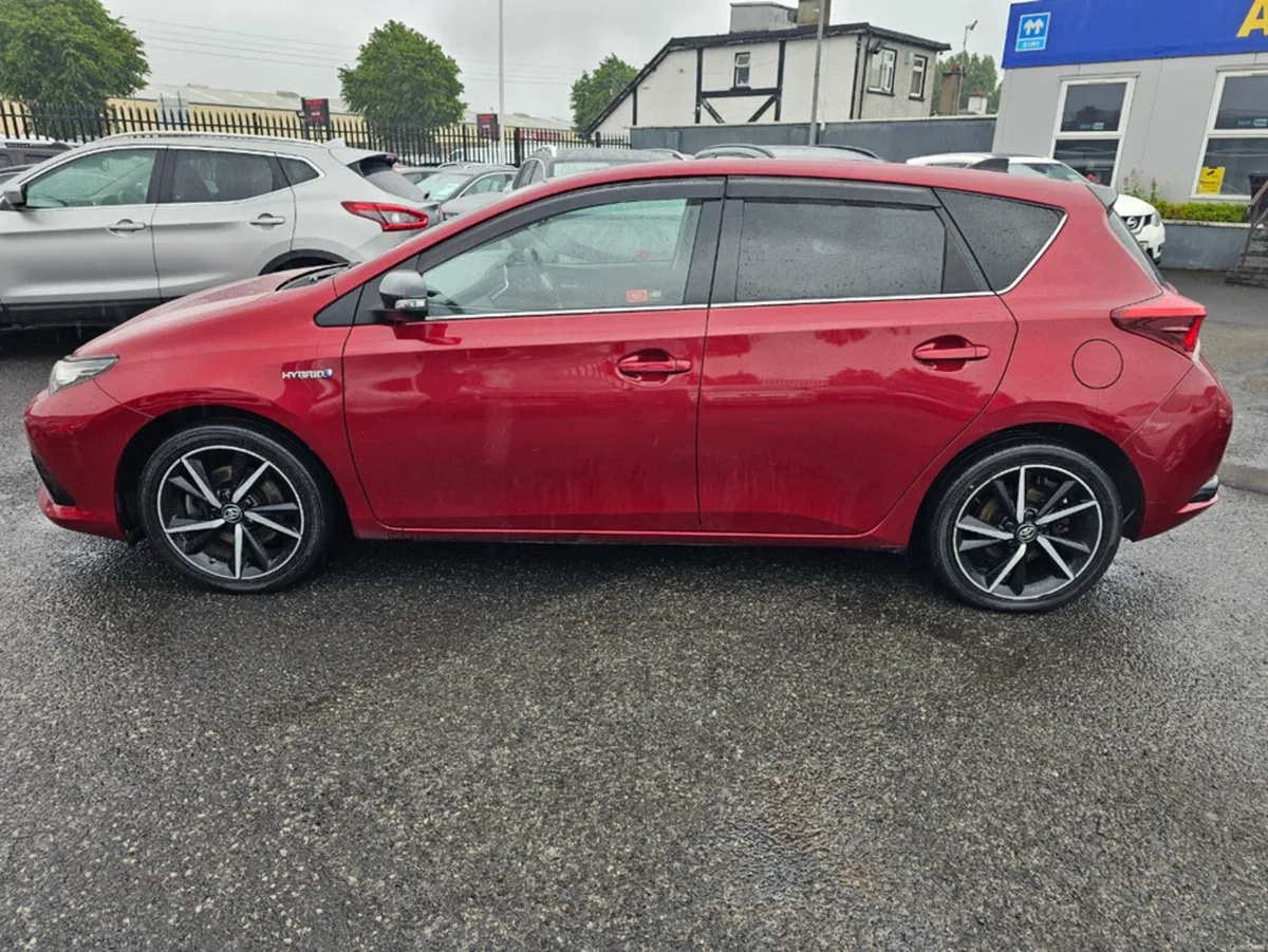 Toyota Auris HYBRID LUNA SPORT AUTO 4DR - Image 4