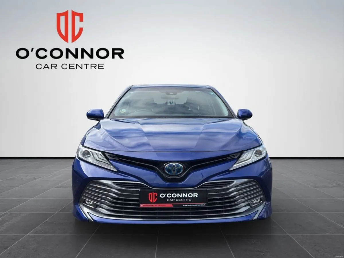 Toyota Camry "Smooth, stylish and built to last – - Image 2