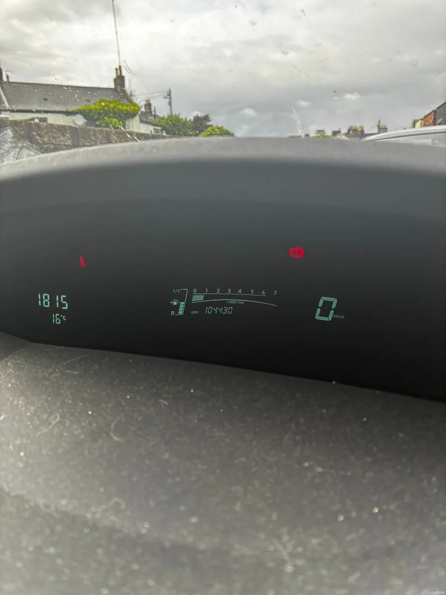 Toyota Yaris 2006 - Image 2
