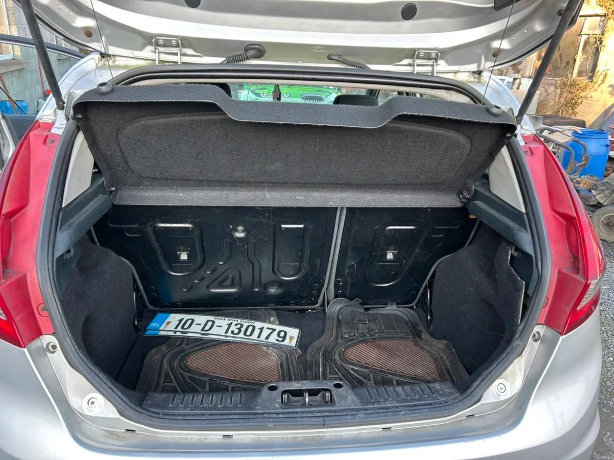 Ford fiesta - Image 6
