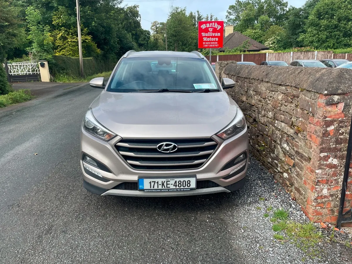 Hyundai Tucson Premium 1.7 Diesel  2017 - Image 2
