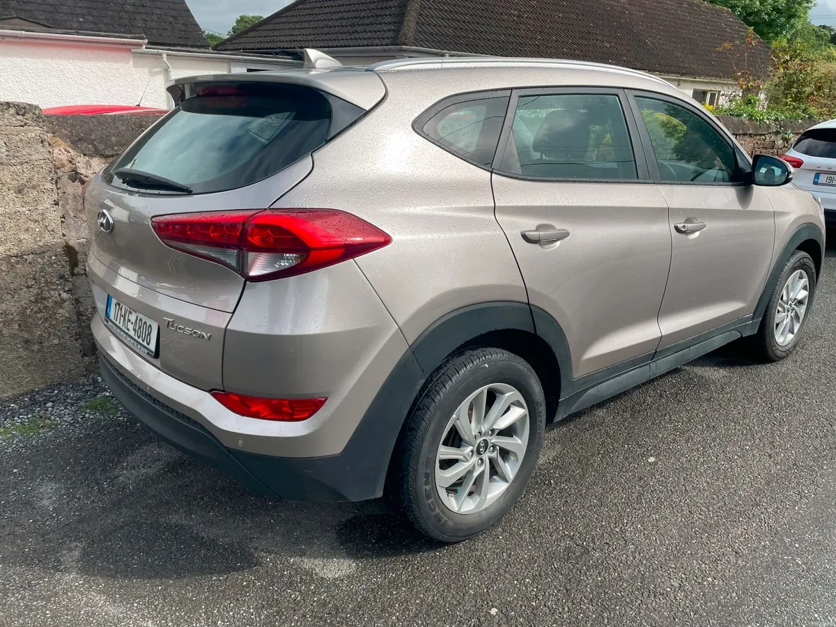 Hyundai Tucson Premium 1.7 Diesel  2017 - Image 3
