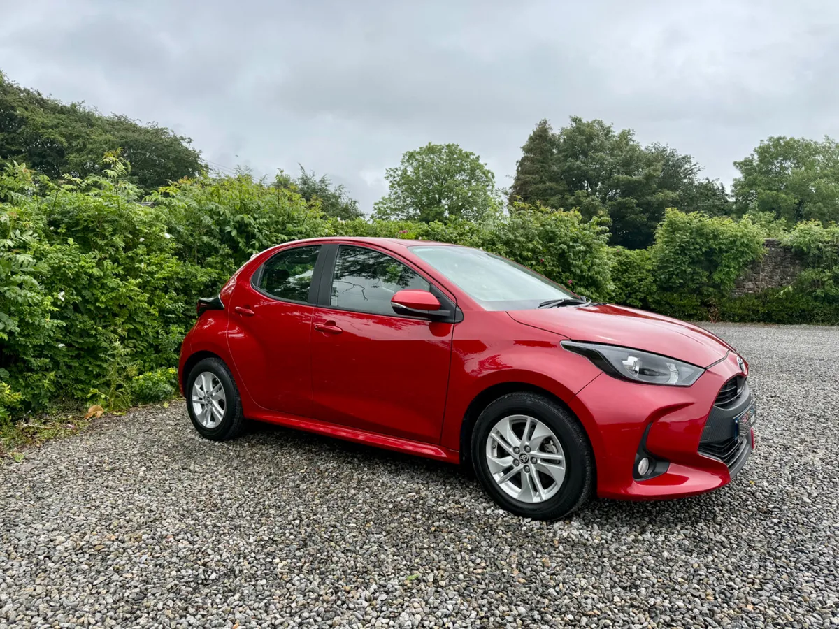 2023 Toyota Yaris 1.5 Hybrid Luna Automatic - Image 3