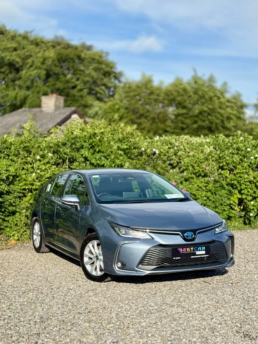2023 Toyota Corolla Saloon 1.8 Hybrid Luna Auto - Image 1